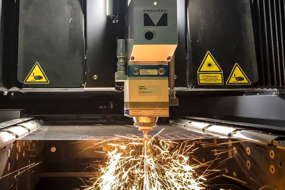 Fiber optic laser cutting